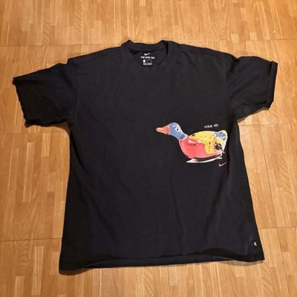 Nike SB Duck Graphic T-Shirt Men’s Medium Black Skateboarding Tee